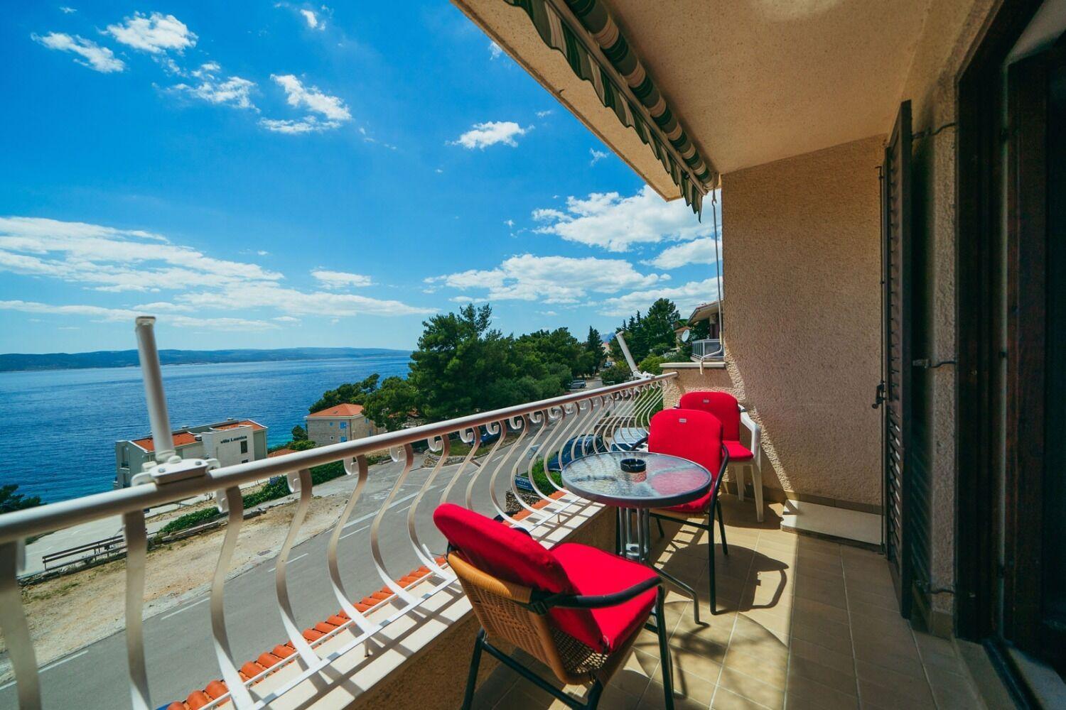 Apartments Lovre - Close To The Sea Brela Ngoại thất bức ảnh