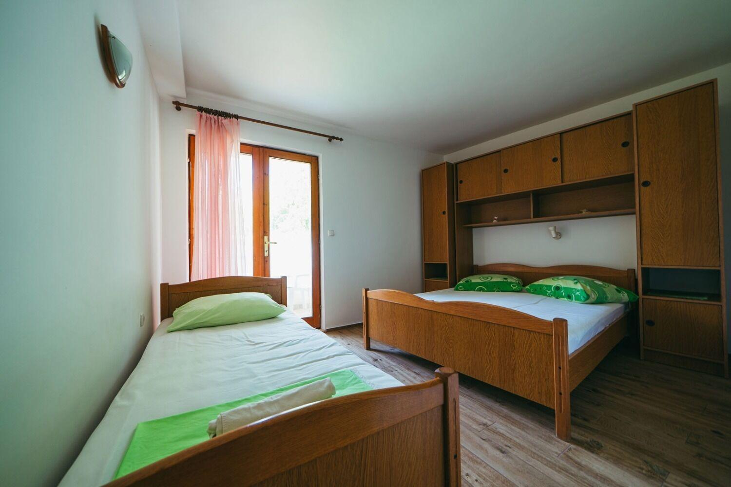 Apartments Lovre - Close To The Sea Brela Ngoại thất bức ảnh